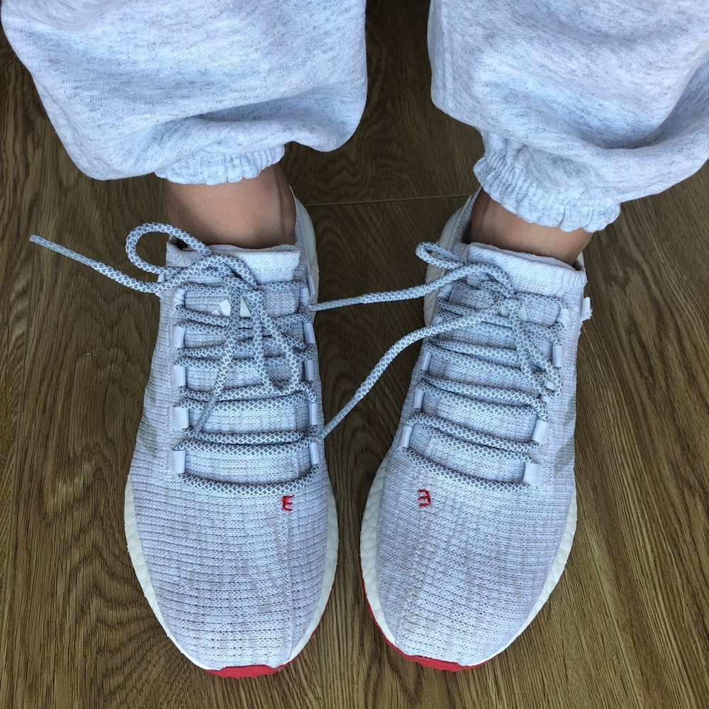 ADIDAS PUREBOOST GO “GREY RED”.